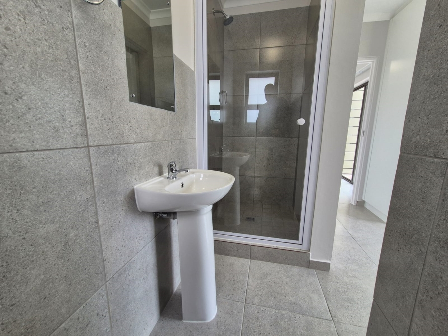 To Let 2 Bedroom Property for Rent in Stellendale Western Cape